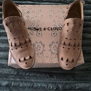 Musse & Cloud Tan Laser-Cut Leather Ankle Boots